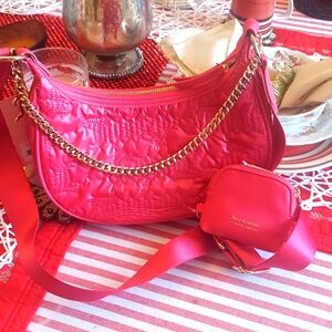 Women's crossbody bag.